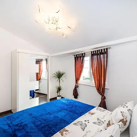 Urban And Quiet Holiday House Bianca Villa Nin