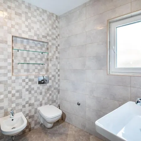 Urban And Quiet Holiday House Bianca Villa Nin