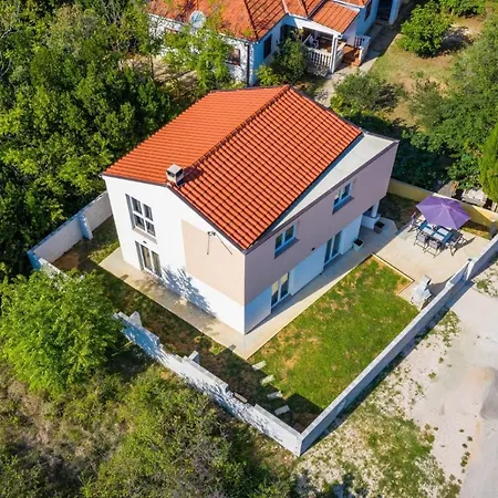 Urban And Quiet Holiday House Bianca Nin