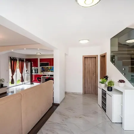 Villa Urban And Quiet Holiday House Bianca