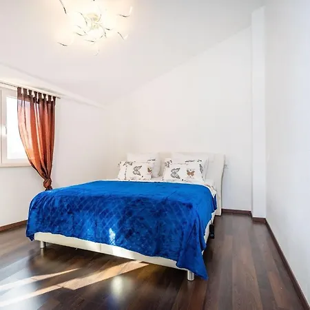 Urban And Quiet Holiday House Bianca Villa