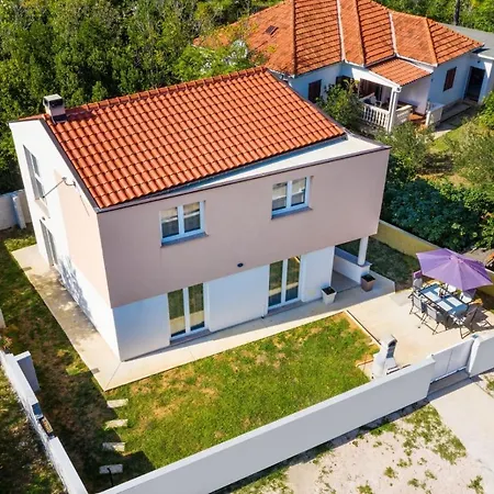 Urban And Quiet Holiday House Bianca
